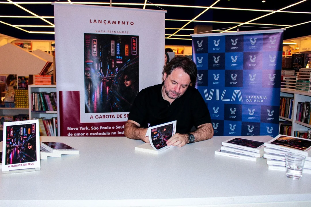 Lançamento de A Garota de Seul na Livraria da Vila — foto 01 Lançamento de A Garota de Seul na Livraria da Vila — foto 01