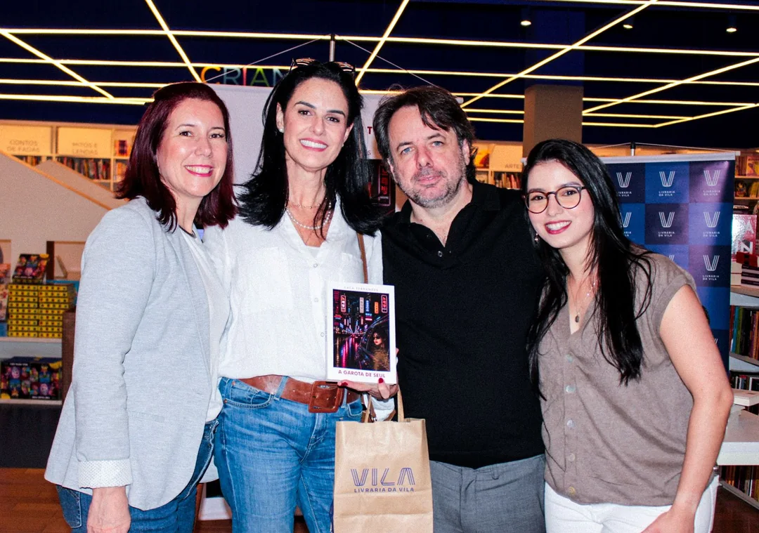Lançamento de A Garota de Seul na Livraria da Vila — foto 12 Lançamento de A Garota de Seul na Livraria da Vila — foto 12