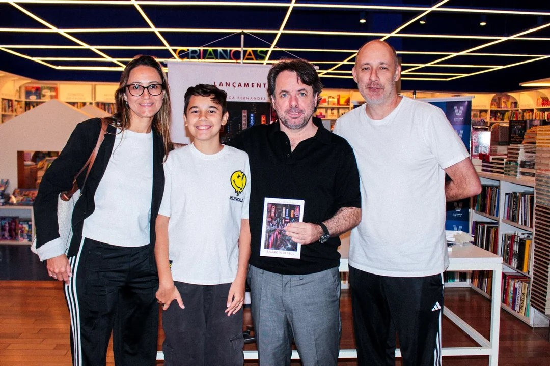 Lançamento de A Garota de Seul na Livraria da Vila — foto 13 Lançamento de A Garota de Seul na Livraria da Vila — foto 13