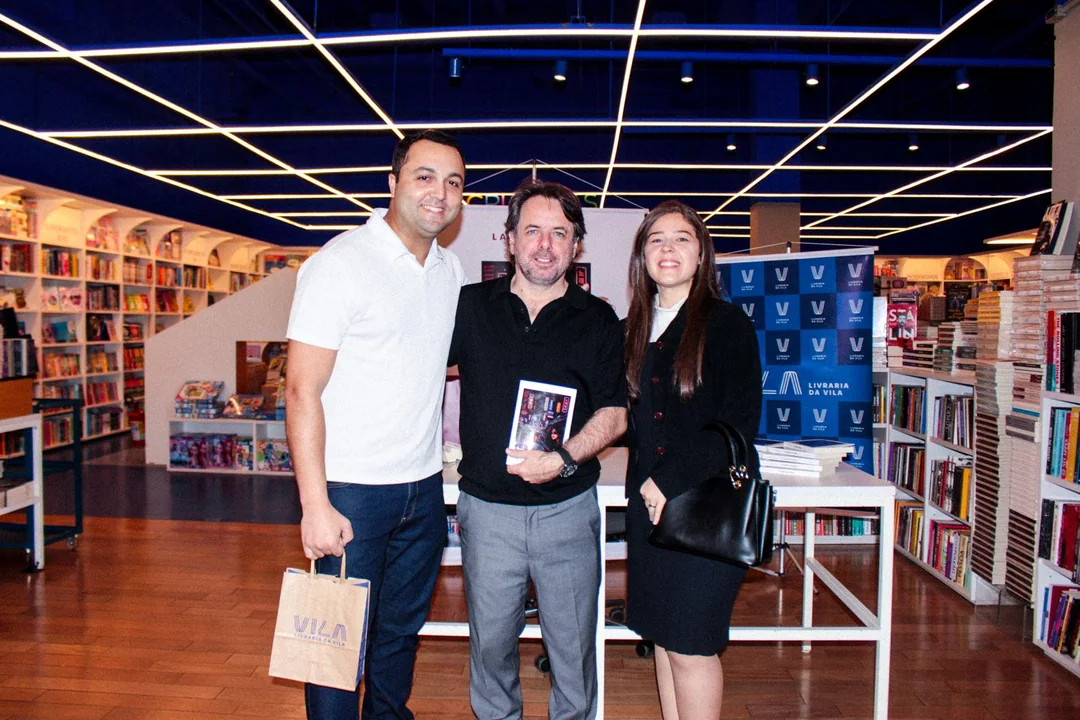 Lançamento de A Garota de Seul na Livraria da Vila — foto 20 Lançamento de A Garota de Seul na Livraria da Vila — foto 20