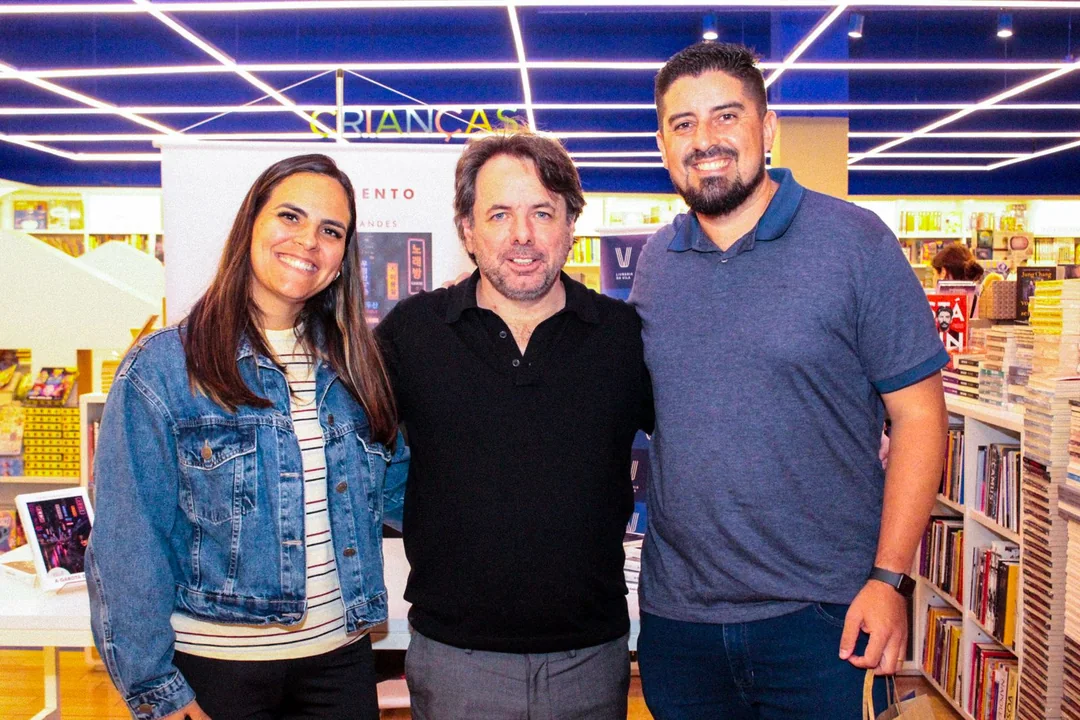 Lançamento de A Garota de Seul na Livraria da Vila — foto 22 Lançamento de A Garota de Seul na Livraria da Vila — foto 22
