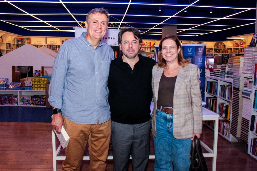 Lançamento de A Garota de Seul na Livraria da Vila — foto 25 Lançamento de A Garota de Seul na Livraria da Vila — foto 25