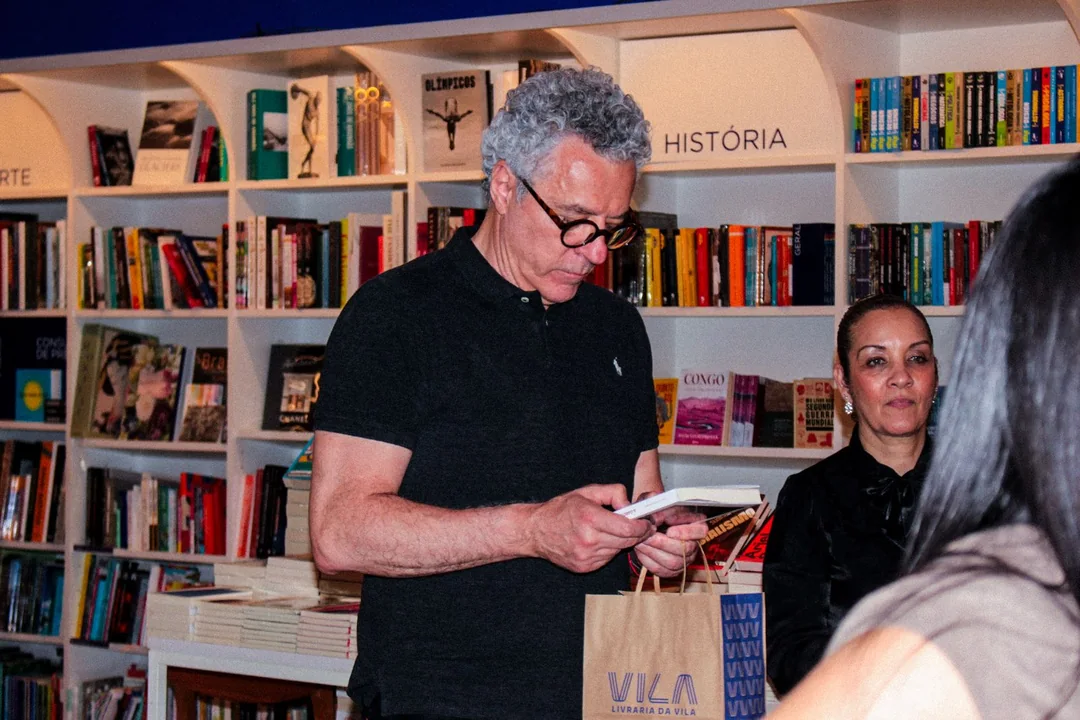 Lançamento de A Garota de Seul na Livraria da Vila — foto 27 Lançamento de A Garota de Seul na Livraria da Vila — foto 27