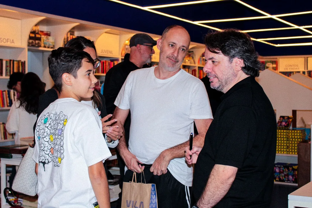 Lançamento de A Garota de Seul na Livraria da Vila — foto 29 Lançamento de A Garota de Seul na Livraria da Vila — foto 29