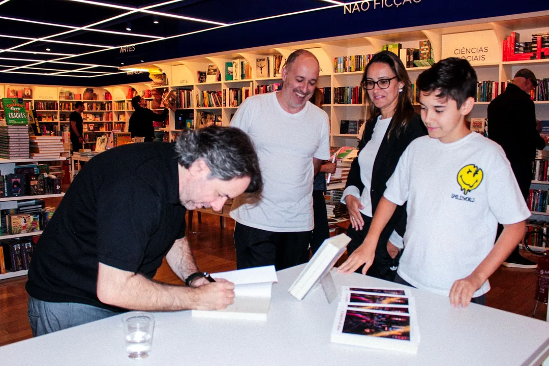 Lançamento de A Garota de Seul na Livraria da Vila — foto 34 Lançamento de A Garota de Seul na Livraria da Vila — foto 34