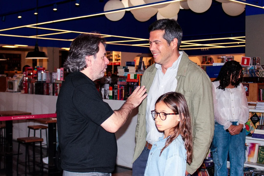 Lançamento de A Garota de Seul na Livraria da Vila — foto 42 Lançamento de A Garota de Seul na Livraria da Vila — foto 42