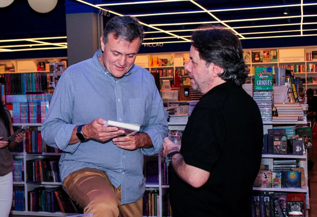 Lançamento de A Garota de Seul na Livraria da Vila — foto 43 Lançamento de A Garota de Seul na Livraria da Vila — foto 43