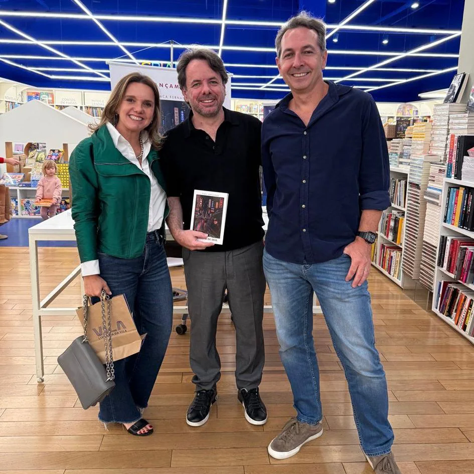 Lançamento de A Garota de Seul na Livraria da Vila — foto 05 Lançamento de A Garota de Seul na Livraria da Vila — foto 05